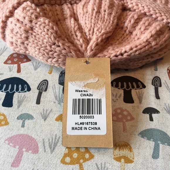 NWT Knit C.C. Pink Beanie 🌸💗 - Picture 7 of 7